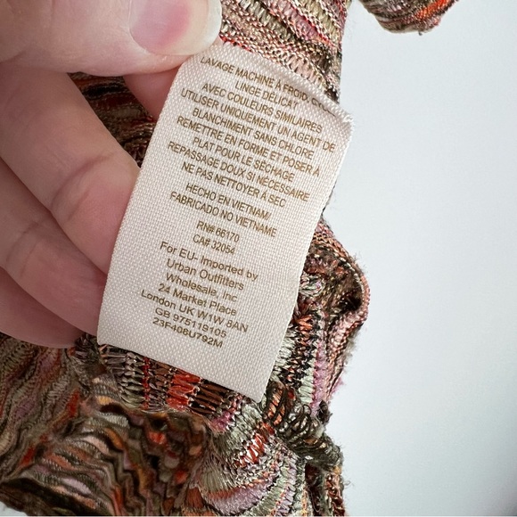 FREE PEOPLE Rainbow Waves Multi Color Knit Boxy Cropped Top size Large - Picture 9 of 11